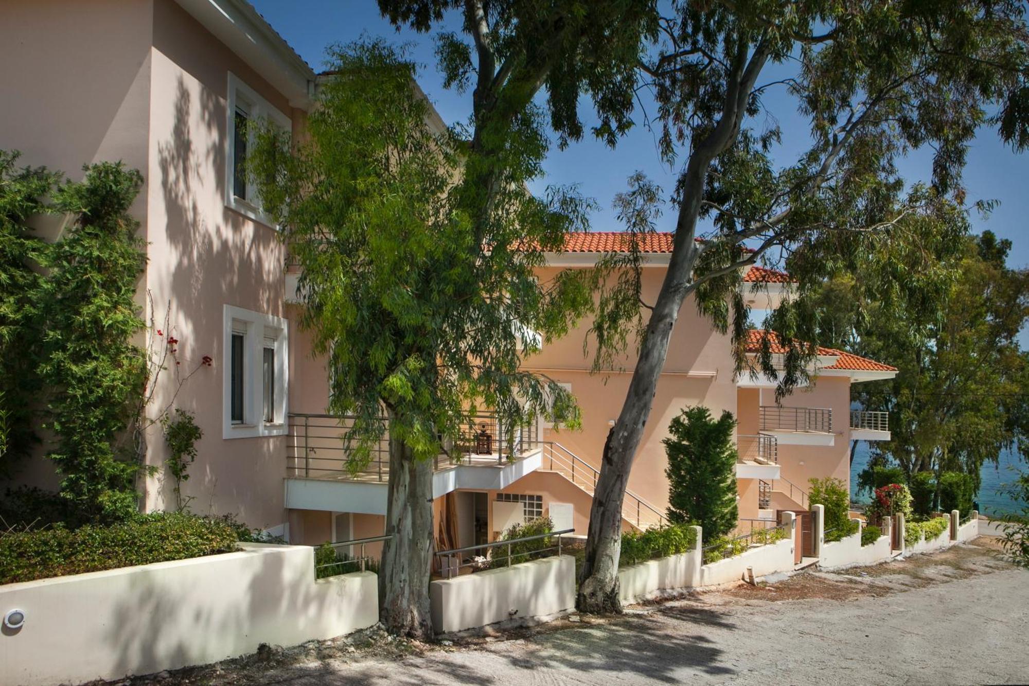 Meliti Waterfront Suites Karavomylos Exterior foto