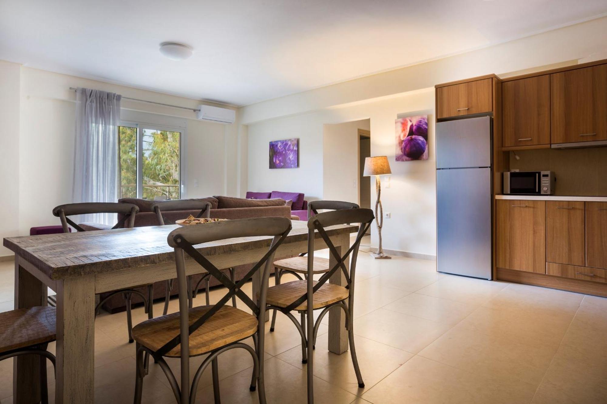 Meliti Waterfront Suites Karavomylos Exterior foto