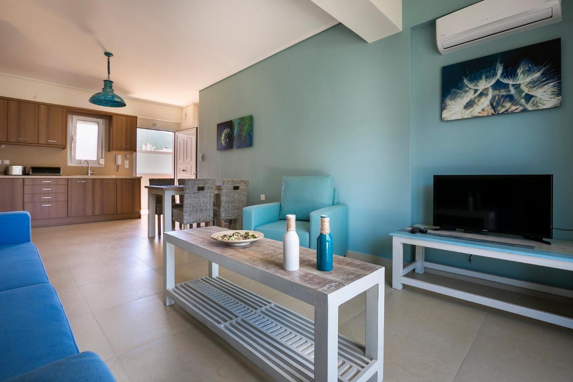 Meliti Waterfront Suites Karavomylos Exterior foto