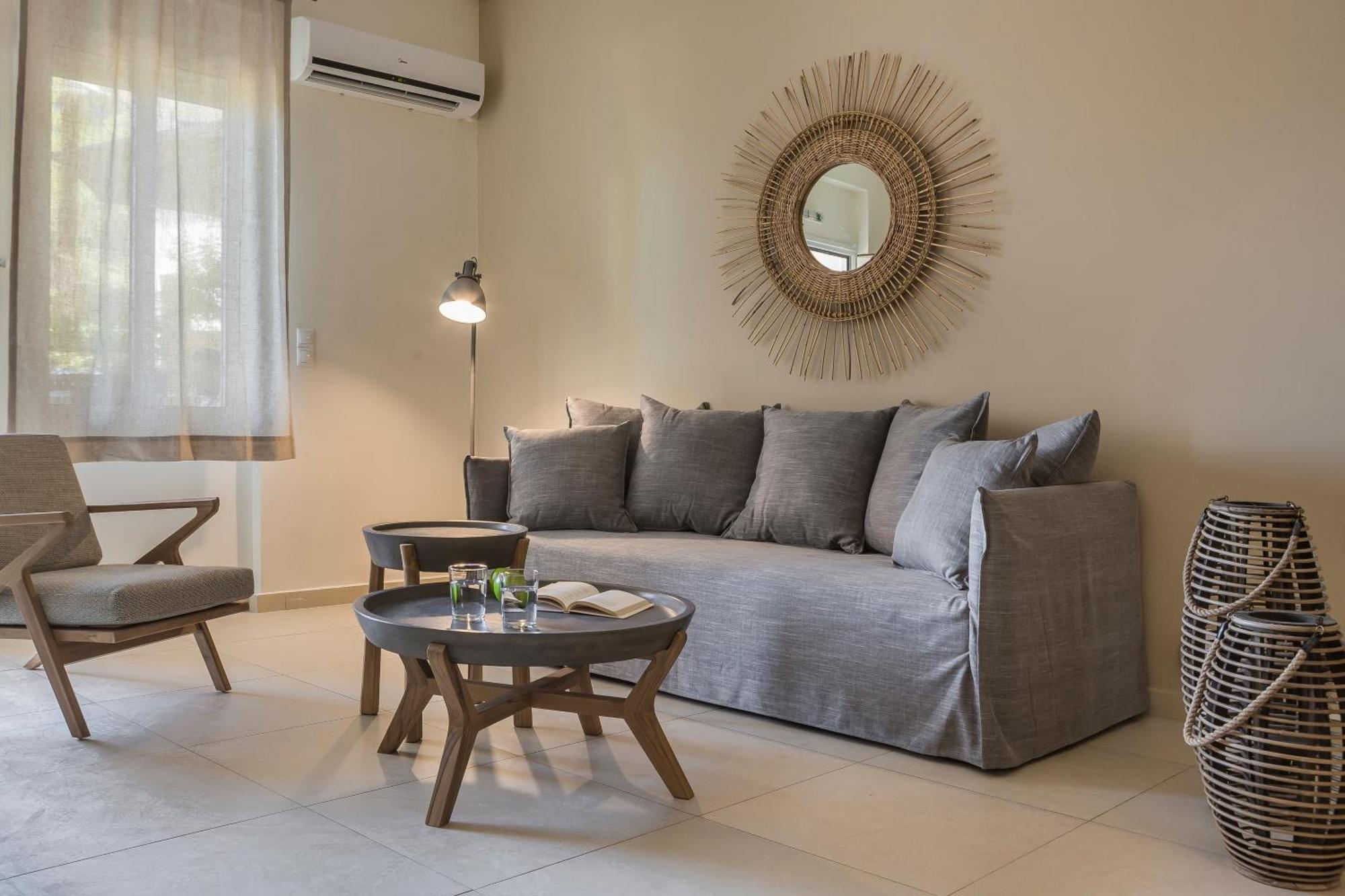Meliti Waterfront Suites Karavomylos Exterior foto